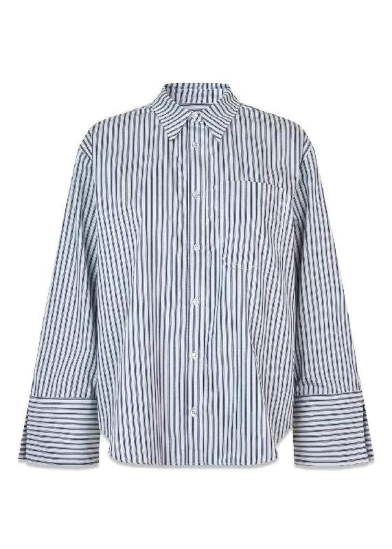 LaineyMD shirt - Delicate Blue Stripe Fitted T-Shirt Seamless Stretchy