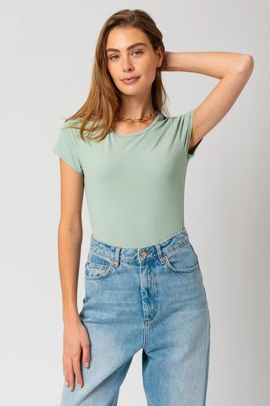 Gilli Round Neck Short Sleeve Bodysuit Stylish Low-Cut Bodysuit