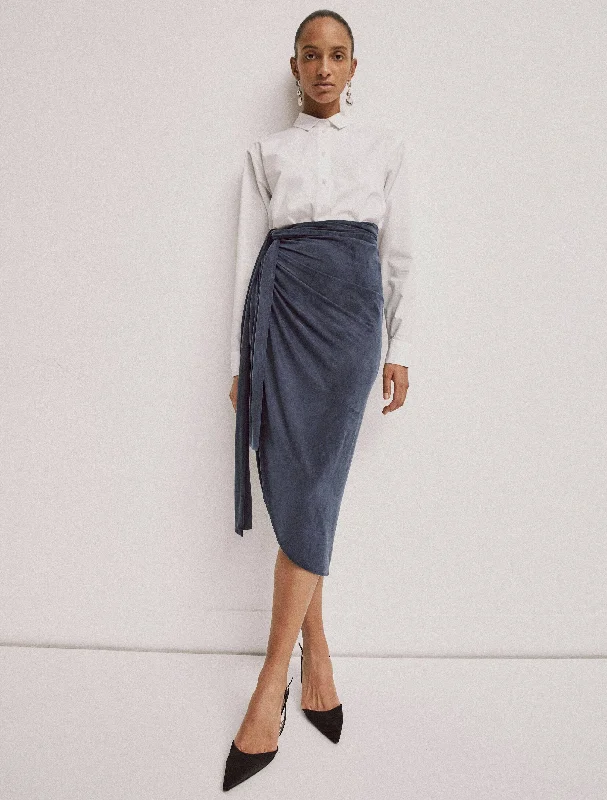Tropez Skirt In Navy zip skirt side