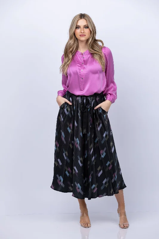 XiRENA Bella Skirt in Black Ikat denim skirt trendy