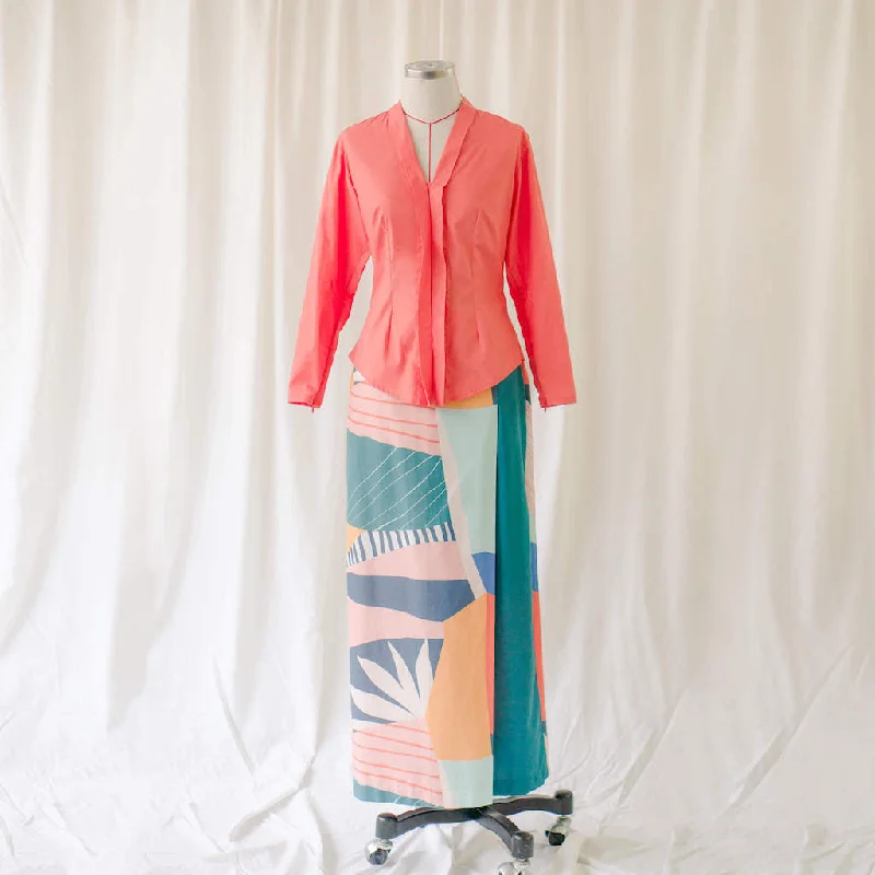 Kebaya Set (Top & Skirt) button skirt front