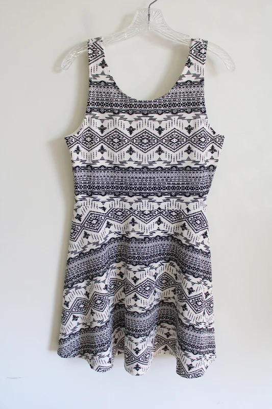 H&M Divided Black & White Aztec Skater Dress | 12 Tunics Short Trendy