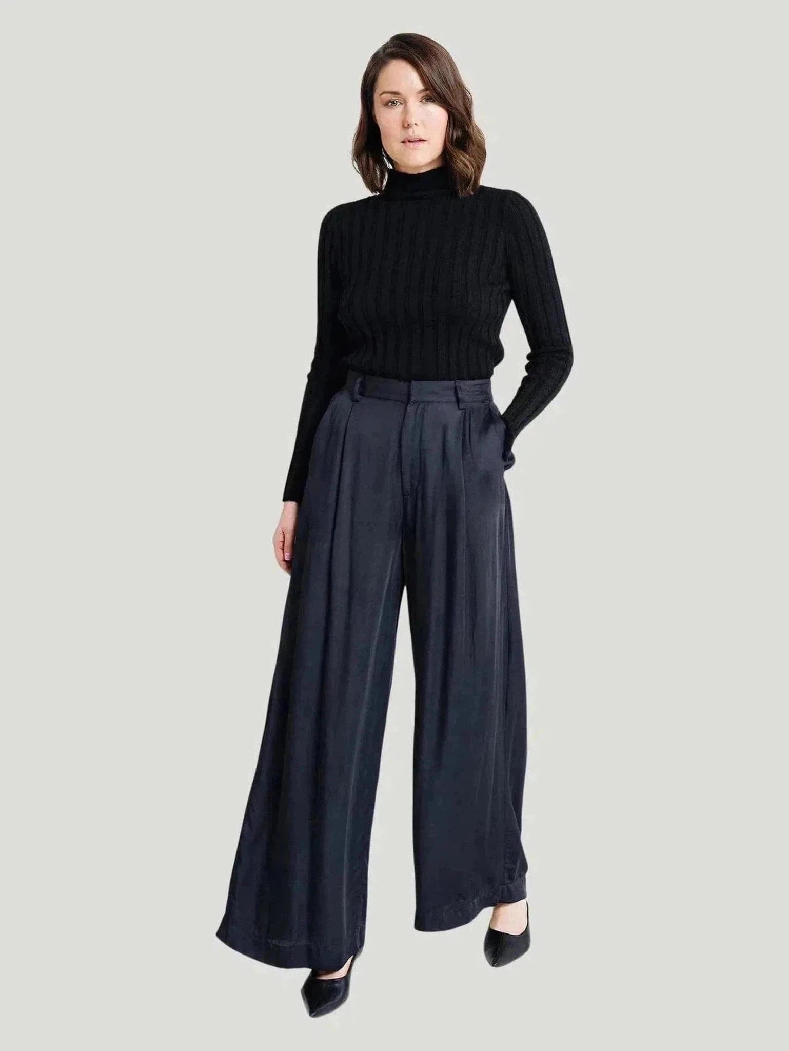 LAUDE the Label Hepburn Pant Classic Pleated Pants