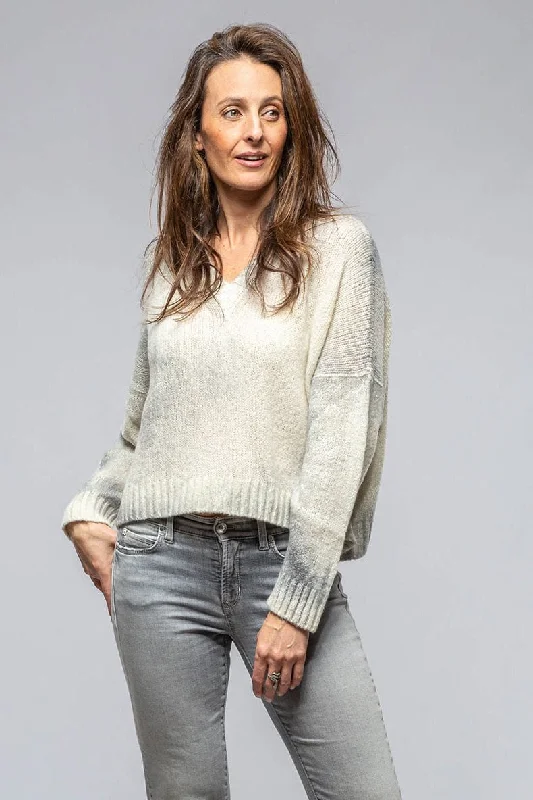 Diana Cropped V-Neck Shaded Sweater In Ice