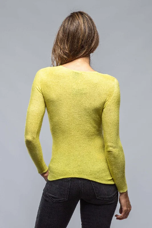 Sloan Soft V-Neck Pullover In Shaded Lichen