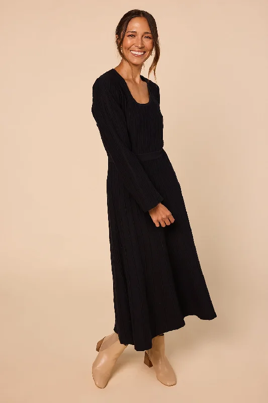 Waisted Knitted Dress in Black