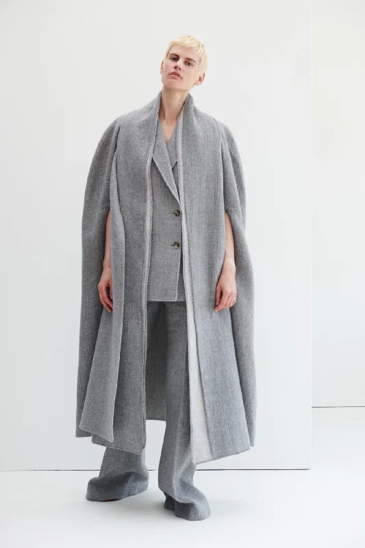 Lindlow Cape in Light Grey Melange Cashmere Linen