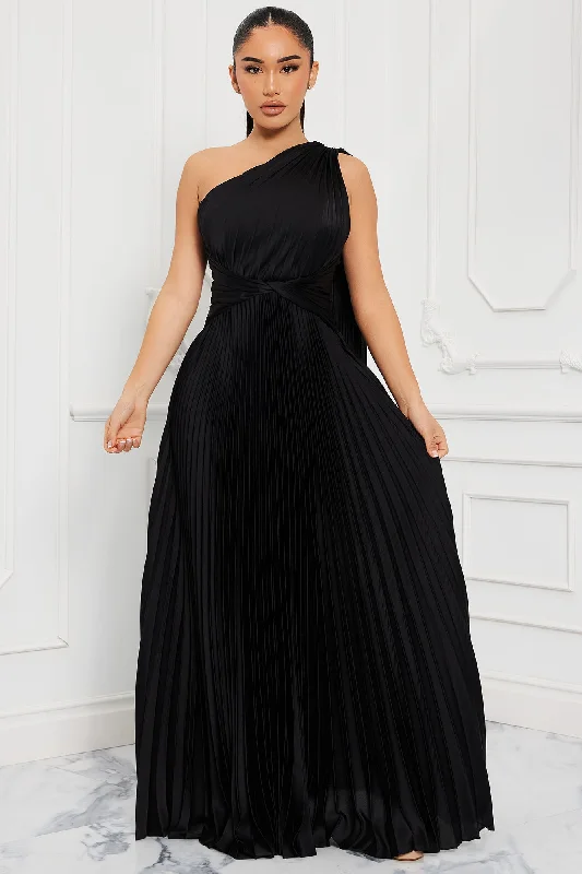 Athena Pleated Maxi Dress - Black