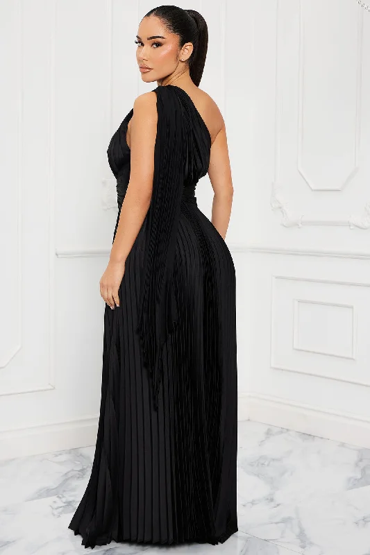 Athena Pleated Maxi Dress - Black