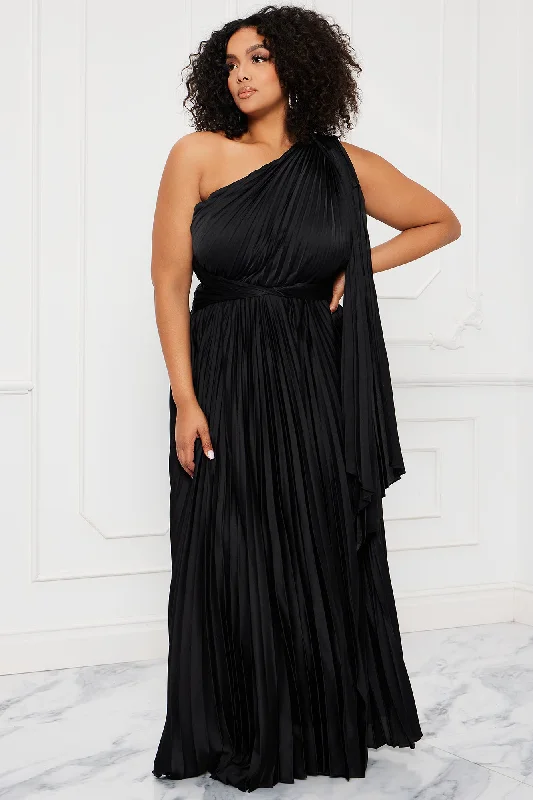 Athena Pleated Maxi Dress - Black