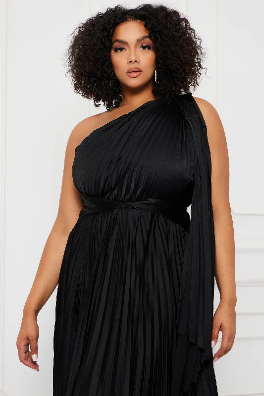 Athena Pleated Maxi Dress - Black