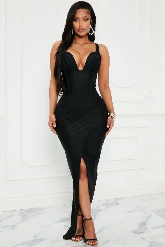 On Scene Maxi Dress - Black