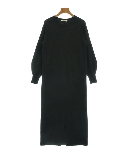 La TOTALITE Dresses
